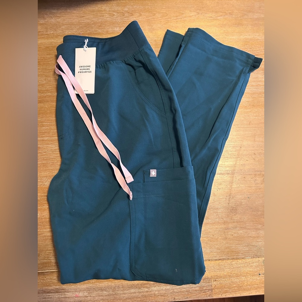 FIGS NWT Teal Scrub Pants Med